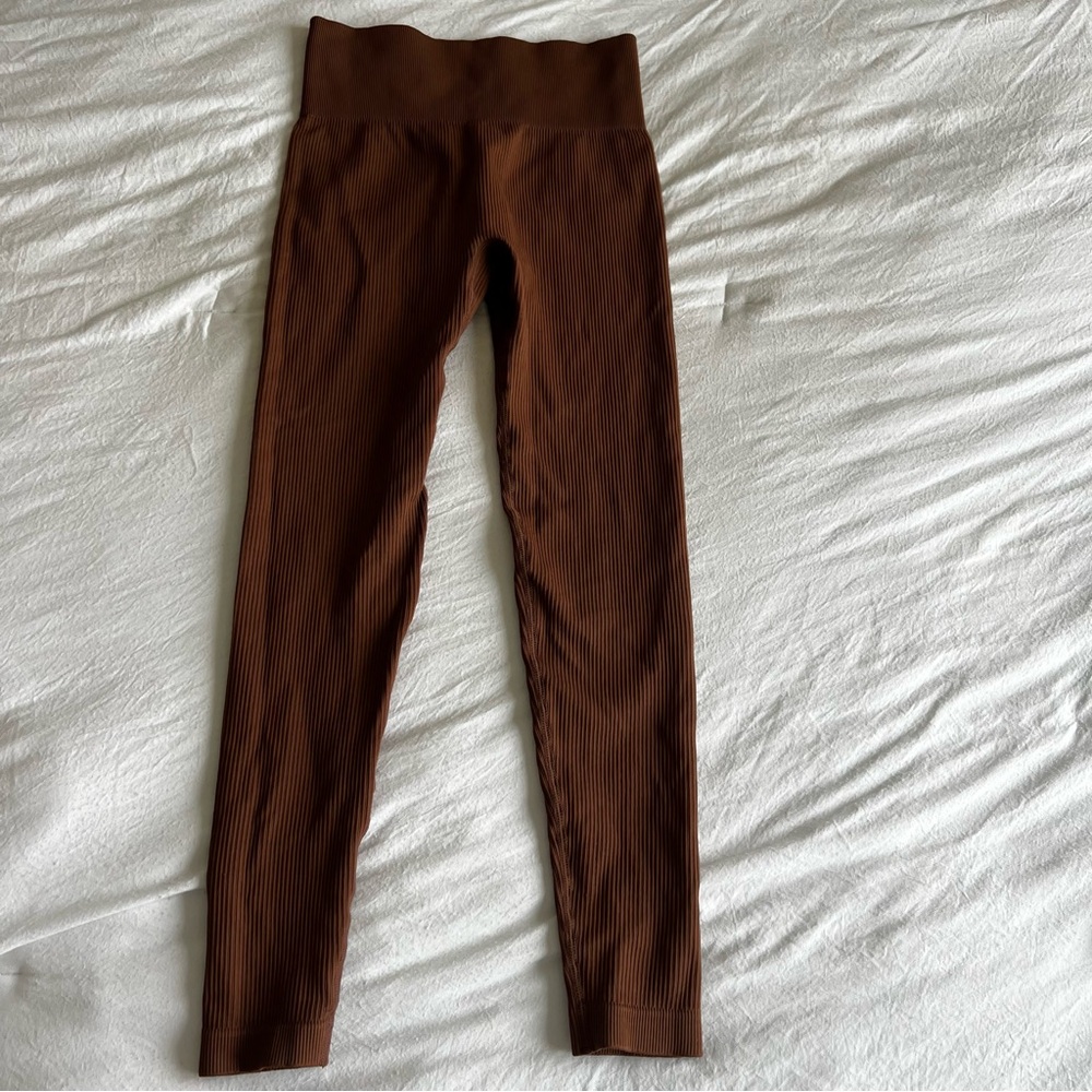 Amazon Workout Set - Picture 5 of 6